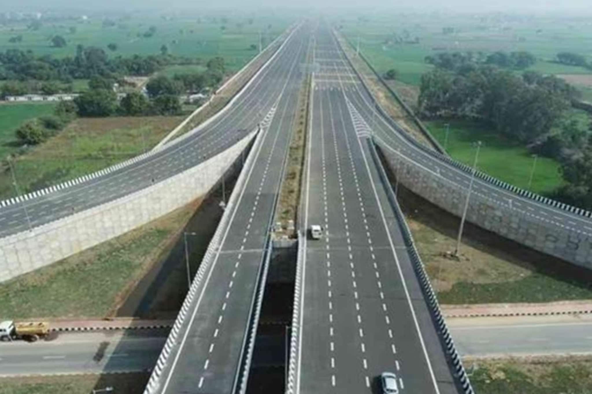 मुंबईत चहा, चार तासांनी ब्रेकफास्ट लातूर आणि लंच मध्ये हैदराबादी बिर्याणी मुंबईत चहा, चार तासांनी ब्रेकफास्ट लातूर आणि लंच मध्ये हैदराबादी बिर्याणी