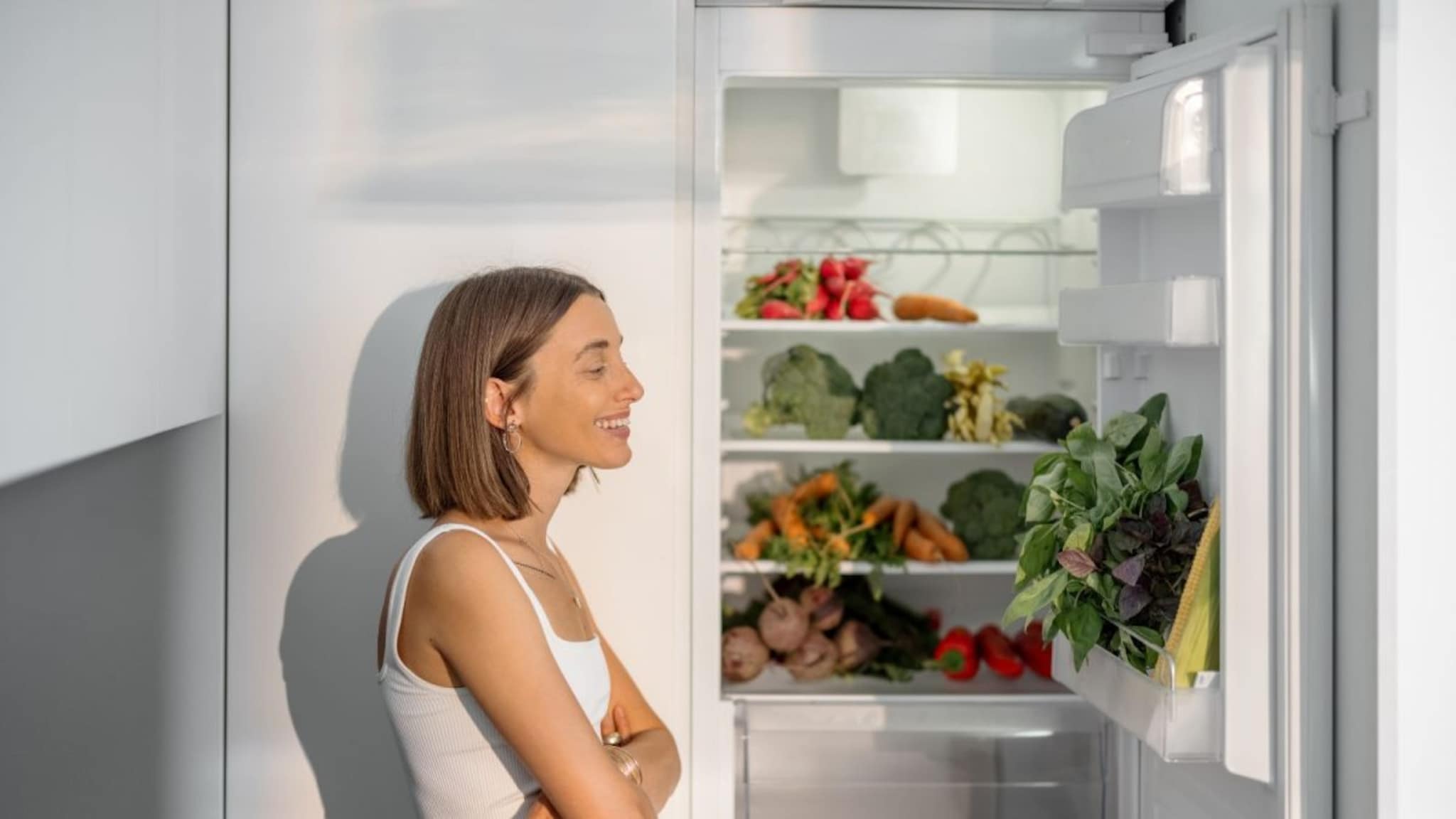 Fridge : तुमच्या फ्रिजमधून तर येत नाही ना असा आवाज? वेळीच सावध व्हा, नाहीतर स्वत:चं मोठं नुकसान करुन घ्याल