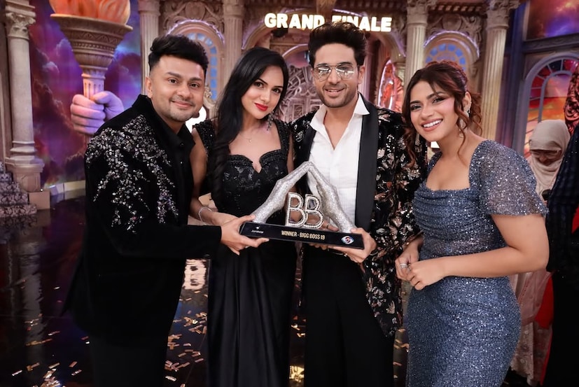 सलमान खानच्या रिअॅलिटी शो, बिग बॉस 19 चा शेवटचा भाग ब्लॉकबस्टर होता.  गौरव खन्नाने फरहाना भट्टला मागे टाकून विजेतेपद पटकावलं. गौरव खन्नाला बिग बॉस 19 च्या विजेत्याची ट्रॉफी आणि 50 लाख रुपयांची बक्षिसे मिळाली.  पण तुम्हाला माहिती आहे का बक्षिसाच्या रकमेपेक्षा गौरव खन्नाची बिग बॉसची फी जास्त आहे. 