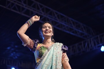 लाखोंच्या सुपाऱ्या घेणाऱ्या गौतमी पाटीलचा मुलींना अजब सल्ला, नेमकं काय म्हणाली?