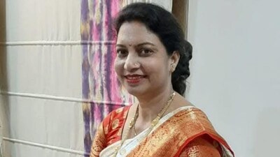Ajit Pawar NCP leader Geeta Hinge killed in highway accident; husband injured.