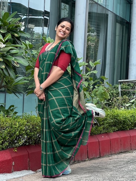 गिरिजाने नुकत्याच एका मुलाखतीत आपल्या साडीच्या प्रेमाबद्दल आणि कलेक्शनबद्दल अनेक गुपिते उघड केली आहेत. गिरिजा म्हणाली, 