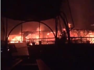 स्फोट झाला अन् सर्वत्र मृतदेहांचा पडला खच, फायर ब्रिगेड आत जाताच दिसलं भयंकर दृश स्फोट झाला अन् सर्वत्र मृतदेहांचा पडला खच, फायर ब्रिगेड आत जाताच दिसलं भयंकर दृश