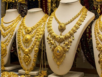 दागिने वितळवले… पण पैसे कमीच का मिळाले? सोन्याच्या घट मागचं गुपित माहितीय?