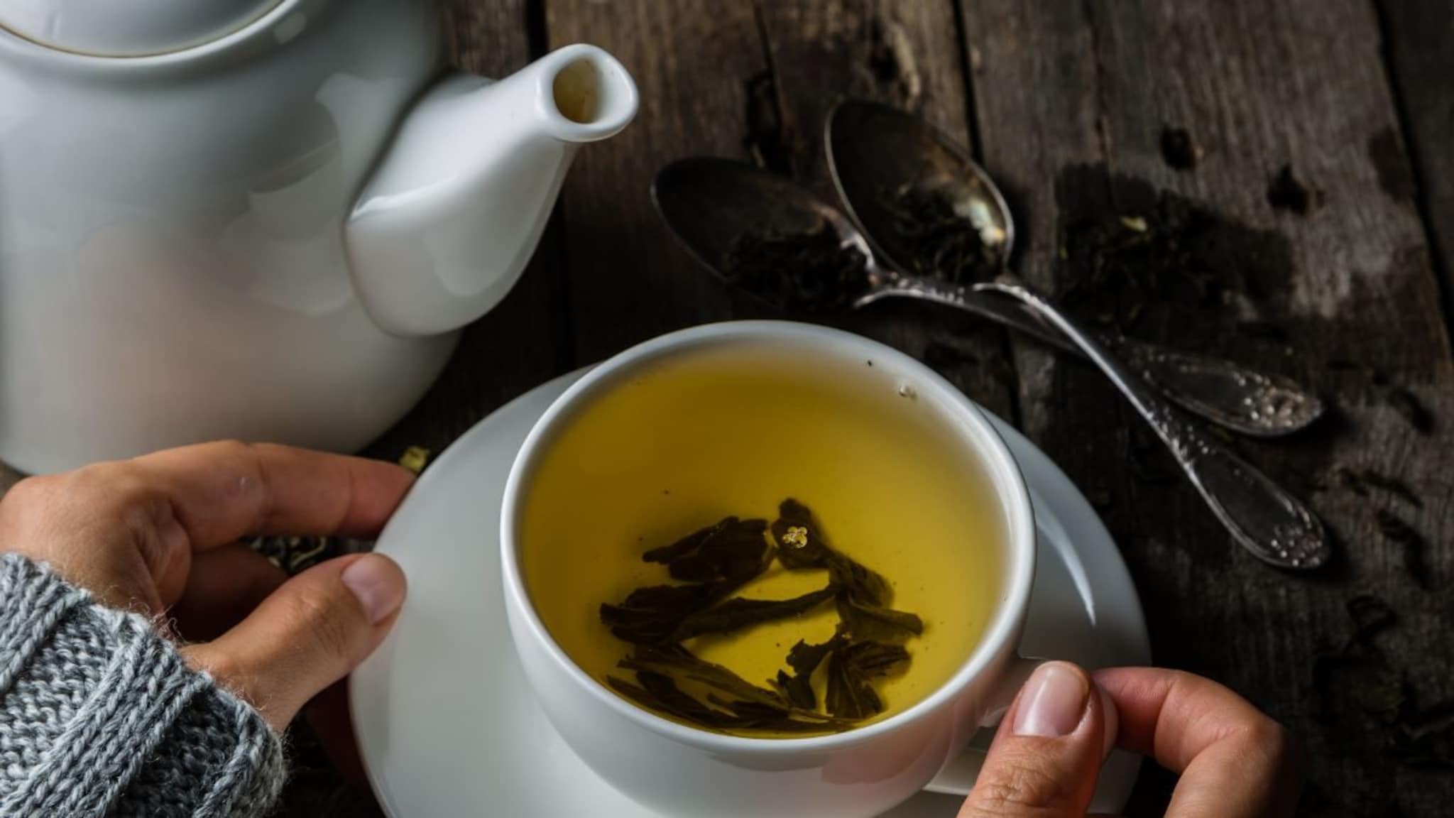 Green Tea पिण्याची योग्य वेळ काय आहे? चुकीच्या पद्धतीने सेवन करणं ठरु शकतं धोक्याचं