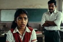 मुंबईतील नामांकीत शाळेत PT टीचरचं मुलीसोबत अश्लील कृत्य, मदत न करणाऱ्या विद्यार्थ्याला बेदम मारहाण