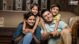 नशिबाचे दार उघडणार! तुमचाही घरात दिसत असतील 'हे' 7 संकेत, तर करू नका इग्नोर