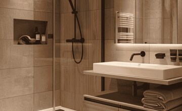 बाथरूममध्ये होणाऱ्या 'या' गोष्टीकडे करू नका दुर्लक्ष, होईल मोठं नुकसान