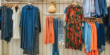 बुधवारी चुकूनही 'या' रंगाचे कपडे घालू नका; होऊ शकतं मोठं नुकसान!