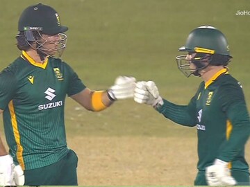 50 ओव्हर बॉलिंग केली, पण 17.2 ओव्हरलाच भारताचा पराभव, 'हा' ठरला सामन्याचा टर्निं