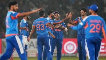 सूर्याची साडेसाती संपली, टीम इंडियाने अखेर टॉस जिंकला, प्लेइंग इलेव्हनमध्ये कोण? सूर्याची साडेसाती संपली, टीम इंडियाने अखेर टॉस जिंकला, प्लेइंग इलेव्हनमध्ये कोण?