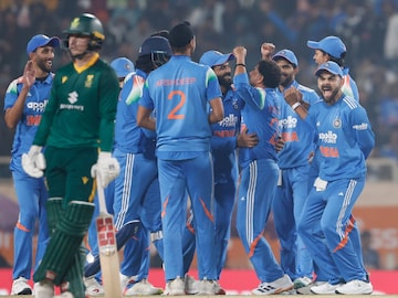 भारताच्या Playing XI मधून दोघांचा पत्ता कट... खतरनाक खेळाडूची 2 वर्षांनी टीम इंडियात एन्ट्री!