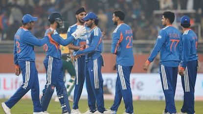 23 बॉल खेळून फक्त 5 रन... भारताच्या सुपरस्टारची स्वार्थी बॅटिंग, टीम इंडियात का ठेवायचं? 23 बॉल खेळून फक्त 5 रन... भारताच्या सुपरस्टारची स्वार्थी बॅटिंग, टीम इंडियात का ठेवायचं?