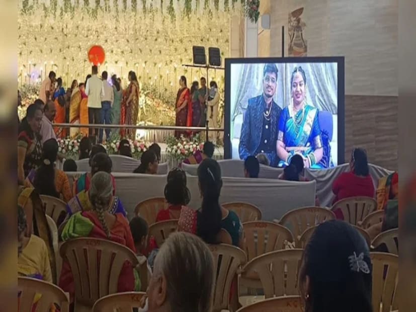 दररोज सुमारे 3.8 लाख प्रवाशांना सेवा देणारी देशातील सर्वात मोठी एअरलाइन कंपनी इंडिगोला मागील काही दिवसांपासून गंभीर समस्यांना तोंड द्यावं लागत आहे. त्यामुळे प्रवाशांचे हाल होत आहेत. याचा फटका एका नवविवाहित दाम्पत्यालाही बसला.