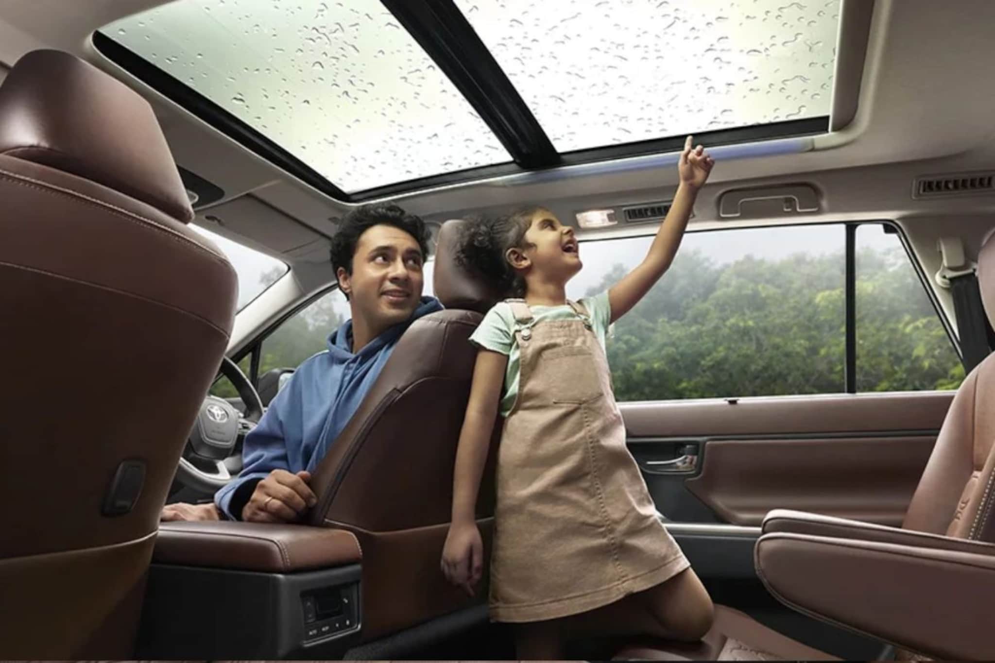 Toyota फक्त नाव पुरे! एकदा टाकी फुल केली की 1200 किमी मायलेज, किंमत आणि फिचर्स Toyota फक्त नाव पुरे! एकदा टाकी फुल केली की 1200 किमी मायलेज, किंमत आणि फिचर्स