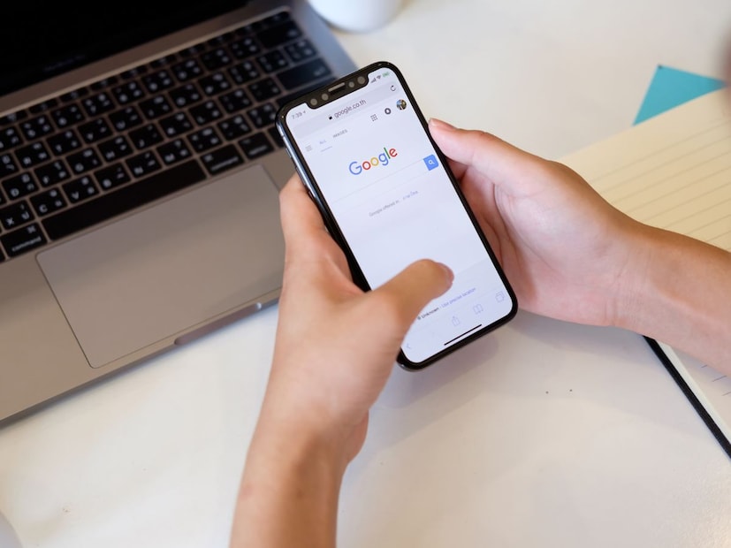 शेवटच्या दोन प्रश्नांवरून हे स्पष्ट होते की, महागाई वाढलेली असतानाही पाकिस्तानमधील तरुण आणि नागरिक गुंतवणूक (Investment) करून त्यांची आर्थिक स्थिती सुधारण्यास उत्सुक आहेत.