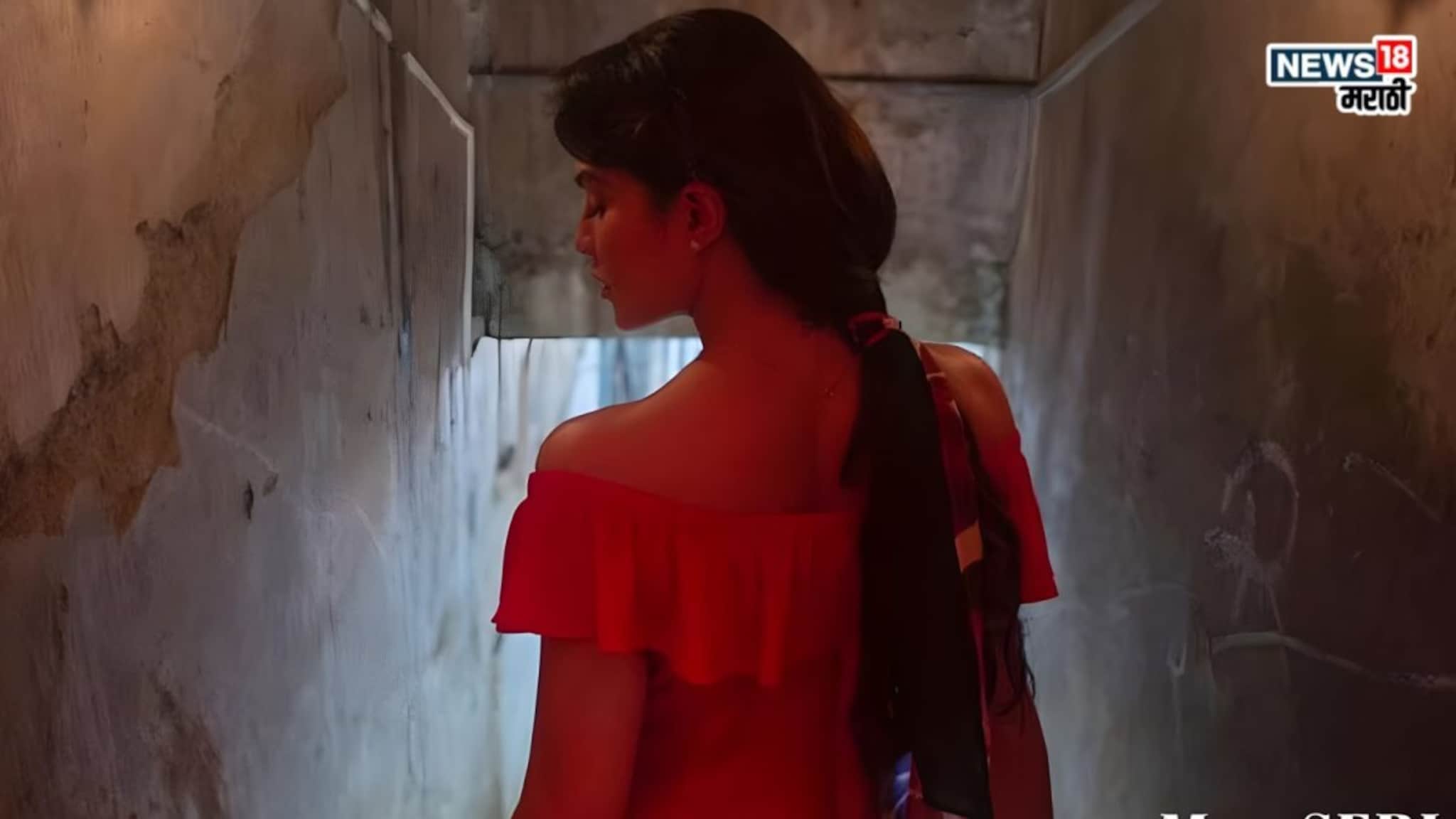 आधी प्रायव्हेट फोटो लीक, आता अमेरिकेत बंगला! बॉलिवूड अभिनेत्रीला जेलमधून कोणी पाठवले महागडे गिफ्ट्स?