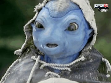 15 किलोचा कॉस्च्युम,आत ऑक्सिजनची नळी; 'धूप धूप' करणाऱ्या जादूच्या मागे होतं कोण? 15 किलोचा कॉस्च्युम,आत ऑक्सिजनची नळी; 'धूप धूप' करणाऱ्या जादूच्या मागे होतं कोण?