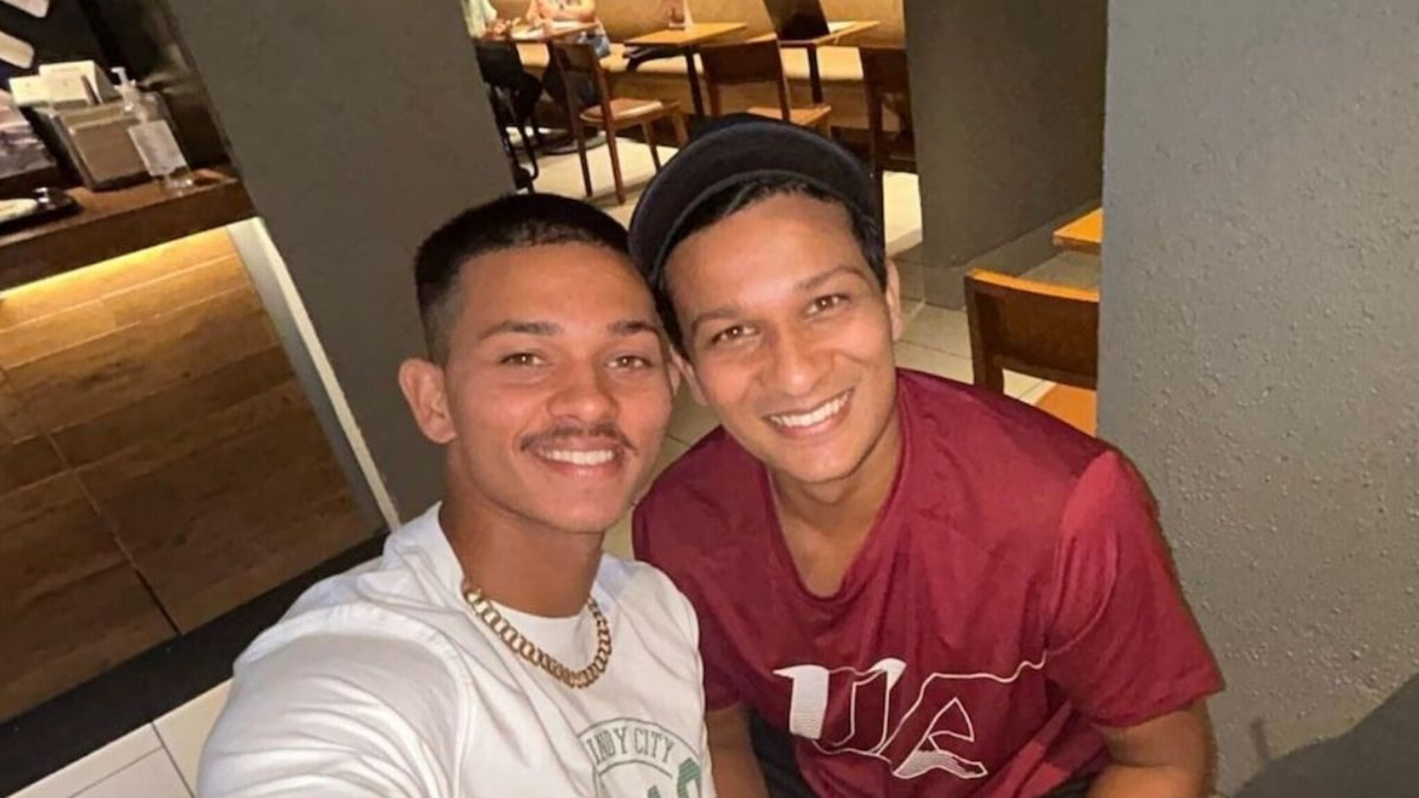 Yashasvi Jaiswal : 'दो भाई, दोनो तबाही...', यशस्वीचं शतक तर तेजस्वीनेही धुतलं, अख्खा दिवस भावांनी गाजवला!