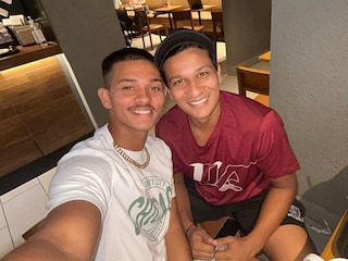 'दो भाई, दोनो तबाही...', यशस्वीचं शतक तर तेजस्वीनेही धुतलं, अख्खा दिवस भावांनी गाजवला! 'दो भाई, दोनो तबाही...', यशस्वीचं शतक तर तेजस्वीनेही धुतलं, अख्खा दिवस भावांनी गाजवला!