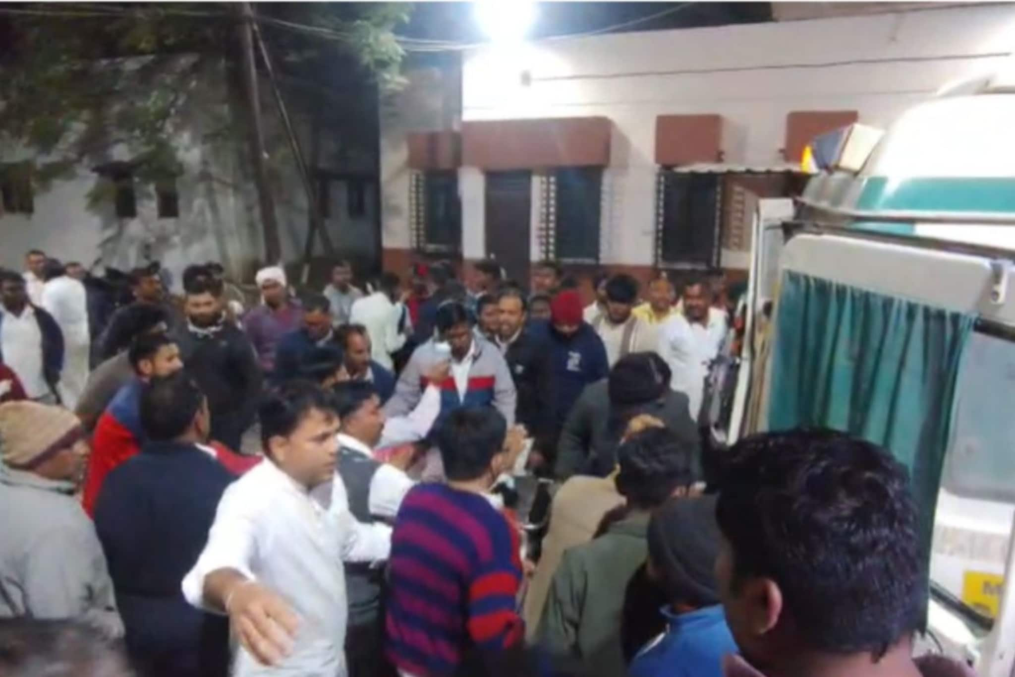 अंगाला हळद लागणार होती, पण काळाचा घाला, सिमेंट मिक्सर-रिक्षाच्या अपघातात दोघांच अंगाला हळद लागणार होती, पण काळाचा घाला, सिमेंट मिक्सर-रिक्षाच्या अपघातात दोघांच