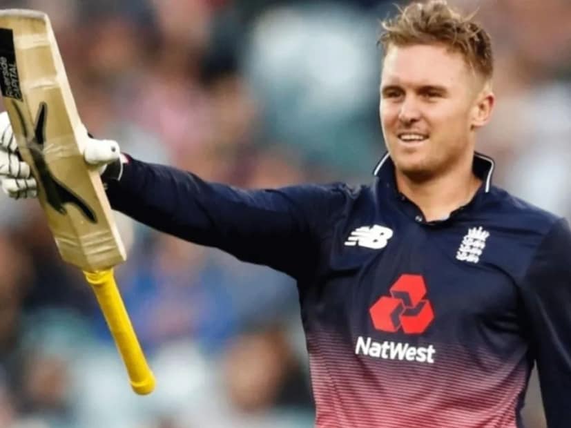 इंग्लंडचा खेळाडू जेसन रॉयचे देखील आहे. जेसन रॉयने देखील वैयक्तिक कारणांमुळे या नियमांचे उल्लंघन केले. त्याने आयपीएल 2024 मधून आपले नाव मागे घेतले. तो आता आयपीएल 2026 मिनी लिलावात दिसणार नाही.