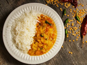 डाळ शिजवताना फेस का येतो?  99 टक्के गृहिणींना हा गैरसमज