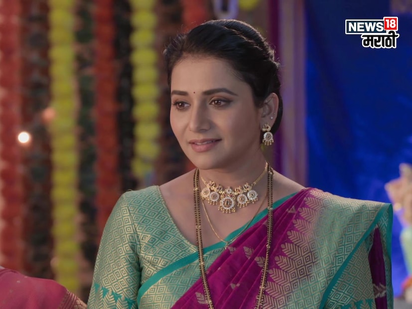  "ते म्हणतात ना मनातून होकार यावा लागतो..अशा कामाची वाट बघत होते.. देवाला सतत सांगत होते माझी दमछाक होईल असा प्रोजेक्ट दे.. एकवेळ पैसे कमी चालतील पण माणसं चांगली दे.. काम चांगलं दे.. घरी जाताना एक समाधान वाटलं पाहिजे असं काम दे.. आणि देवाने अगदी तसंच केलं! काम तर सुंदर दिलंच.. पैसा दिलाच.. माझं पहिलं अवॉर्ड दिलंच, पण ज्यांच्या बरोबर रोज इतके तास घालवायचे, काम करायचं ती माणसंही चांगली दिली."