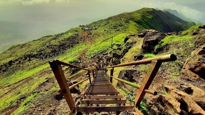 Success Story: मेंदूच्या आजाराने शरीर साथ देईना, त्या परिस्थितीतही ऋषिकेशने सर केला महाराष्ट्राचा 'एव्हरेस्ट'