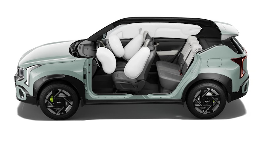 Kia Seltos 2025 मध्ये 3 इंजिनचा पर्याय दिला आहे. यामध्ये 1.5 लिटर पेट्रोल, 1.5 लिटर टर्बो पेट्रोल आणि 1.5 लिटर डिझेल इंजिनचा पर्याय असणार आहे. ट्रान्समिशनसाठी मॅन्युअल आणि ऑटोमॅटिकसह पर्याय आहे. 