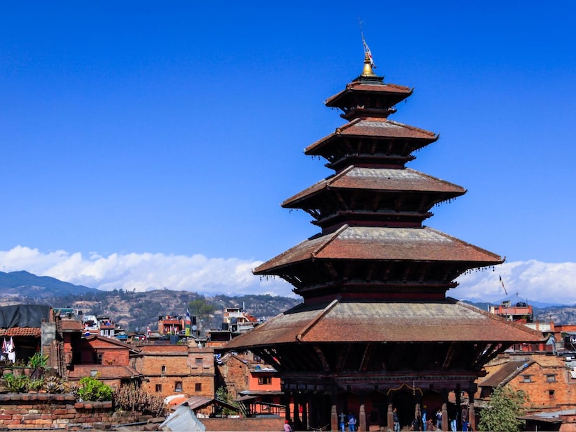 या गावात अशी परिस्थिती म्हणजेच एक किडनी असणे ही जन्मजात स्थिती नाही. खरं तर गावकऱ्यांनी पैशासाठी त्यांची एक एक किडनी विकली आहे. हे सर्व 2015 मध्ये आलेल्या विनाशकारी भूकंपानंतर सुरू झाले, ज्याने संपूर्ण गाव उद्ध्वस्त केले.