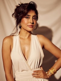 TV अभिनेत्री कृतिका कामरा क्रिकेट होस्टच्या प्रेमात! आहे कोट्यवधींचा मालक TV अभिनेत्री कृतिका कामरा क्रिकेट होस्टच्या प्रेमात! आहे कोट्यवधींचा मालक