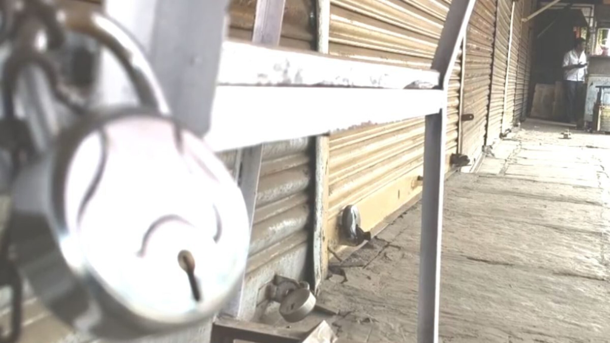 Latur: महाराष्ट्रात मतदानाच्या दिवशी पहिल्यांदाच घडलं, भाजपवर गंभीर आरोप, लातूरमध्ये कडकडीत बंद