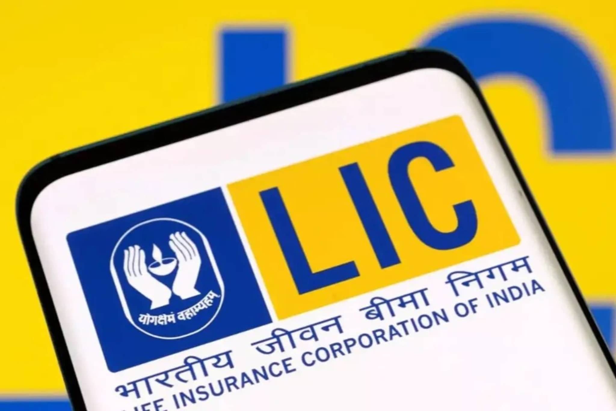 LICच्या 'ऑफर-फॉर-सेल'ने बाजारात मोठी खळबळ; गुंतवणूकदारांमध्ये भीतीचे वातावरण