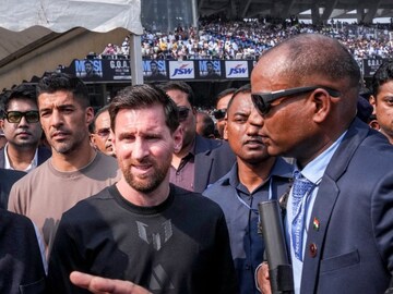 76996825000 मेस्सीच्या कमाईसमोर VIRAT KOHLI काहीच नाही, एका मिनिटाची इनकम ऐकूण