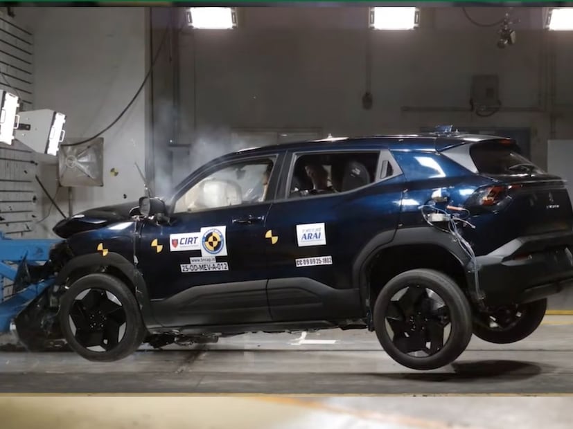  तर Maruti Suzuki E Vitara ला बाजूने अर्थात कारच्या साईडने मुव्हेबल डिफॉर्मेबल बॅरियर टेस्टमध्ये 16 पैकी 16 गूण मिळाले. सोबतच, साइड पोल इम्पॅक्ट टेस्टमध्येही कार पास झाली. कारच्या आत बसलेल्या प्रवाशांना कोणतीही इजा झाली नाही. 