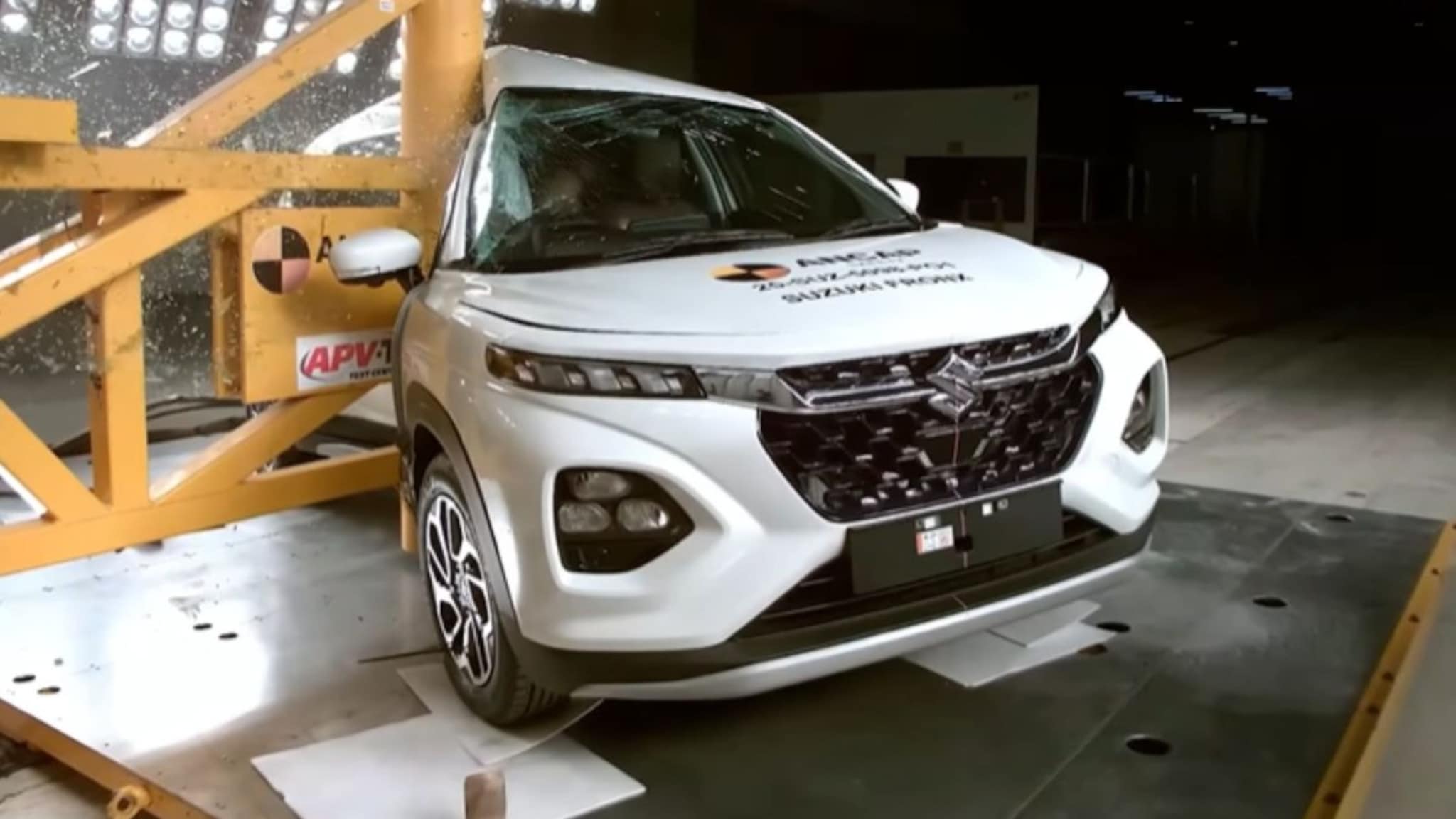 दिसायला देखणी अन्...Maruti  Suzuki Fronx ला सेफ्टी मध्ये फक्त 1 रेटिंग, सगळेच अवाक्