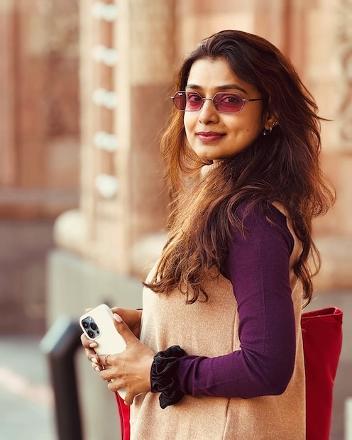  "मी पण शोधत होते की, आपल्याला सगळं सगळ्यात वयात माहिती असतं असं नाही. त्या क्षणी मला असं वाटलं तर डेंटिस्टनंतर मला या फिल्डमध्ये यावं. त्या पूर्ण प्रवासात मी डॉक्टर लावावं की नाही हे मला फार शुल्लक वाटलं."