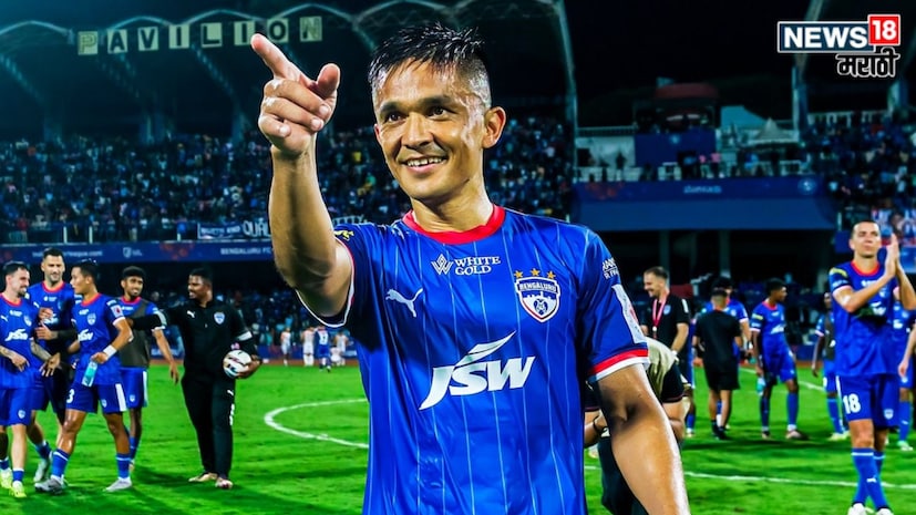 सुनील छेत्री आंतरराष्ट्रीय स्तरावर गोल करणाऱ्या सक्रिय खेळाडूंच्या यादीत रोनाल्डो आणि मेस्सीनंतर तिसऱ्या क्रमांकावर आहे. पण मेस्सी हा जगातील अव्वल संघांसोबत खेळतो तर भारतीय संघ अद्याप त्या स्थानावर पोहोचली नाही.