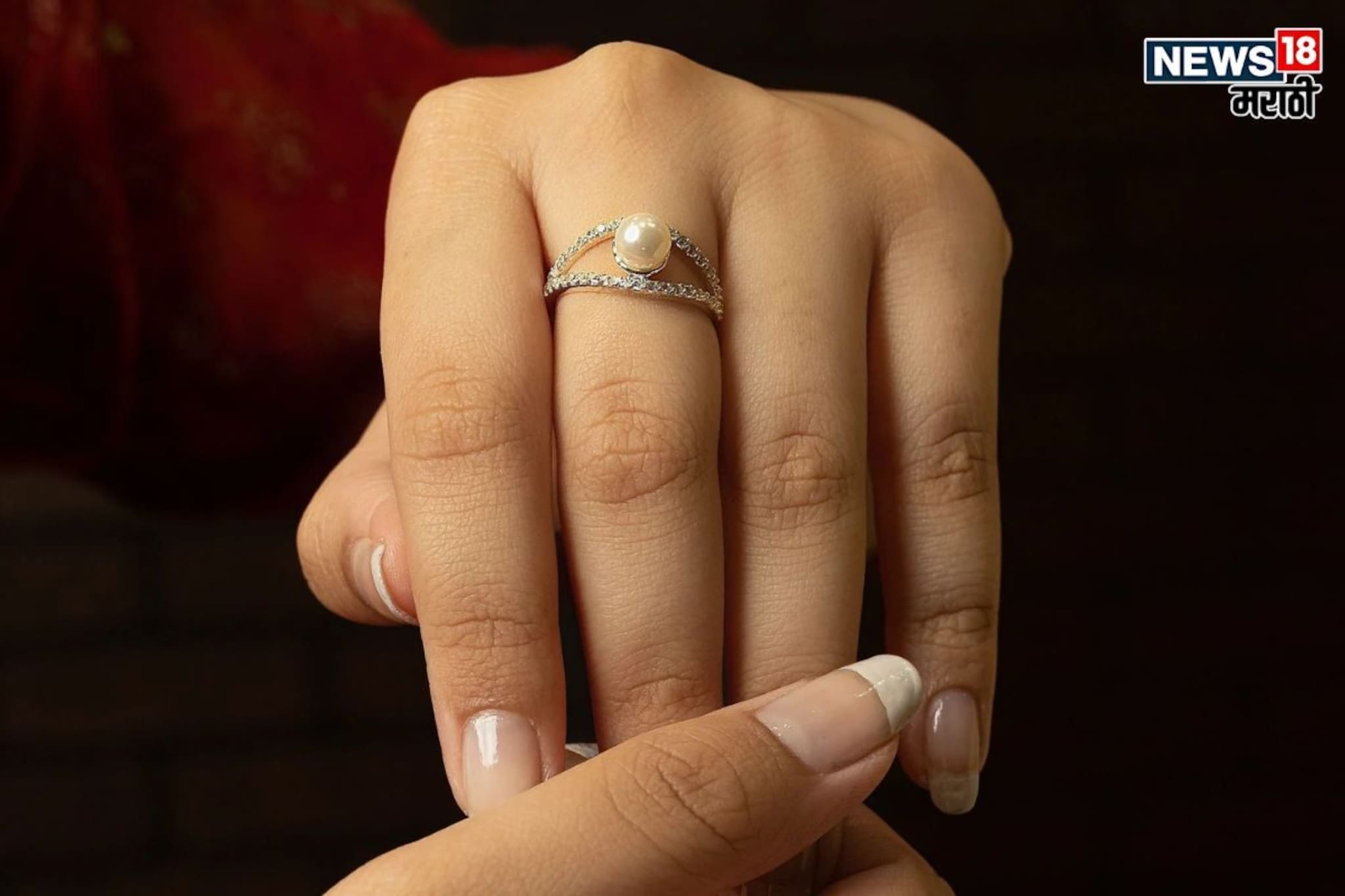 मोती घालण्यापूर्वी सावधान! 'या' राशींच्या लोकांची वाढते डोकेदुखी, होत नुकसान