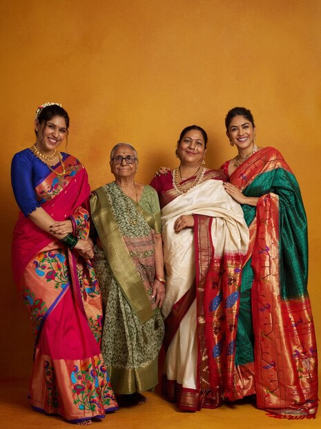 मृणाल ठाकूरने नेहमीच तिच्या प्रेमळ आणि पाठिंबा देणाऱ्या कुटुंबाबद्दल कृतज्ञता व्यक्त केली आहे.