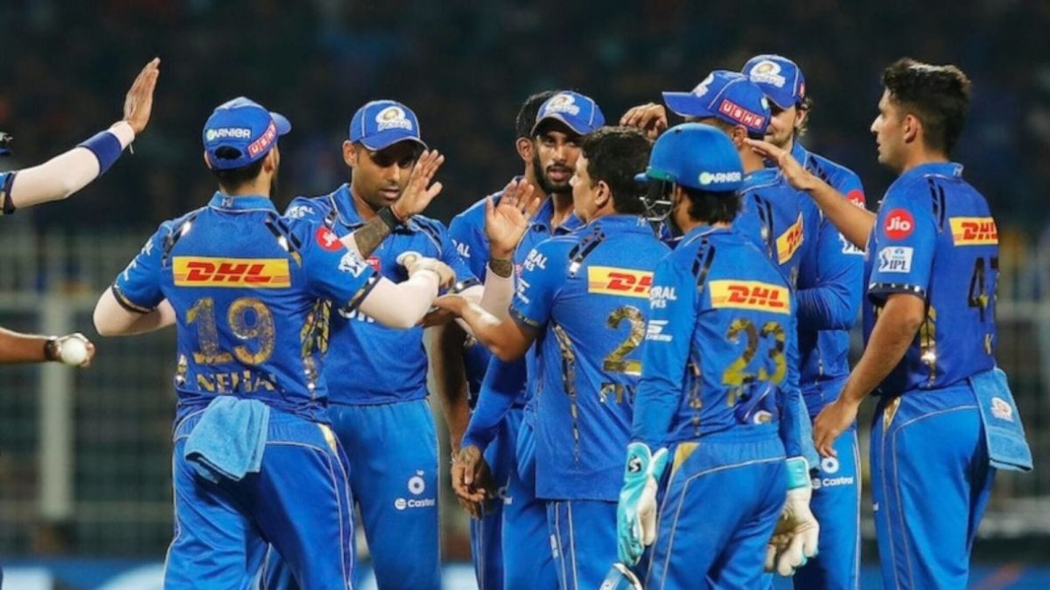 IPL 2026 Auction : 350 खेळाडू, पण मुंबई इंडियन्सच्या टार्गेटवर फक्त दोघं, आयपीएल लिलावात पलटनचा प्लान!