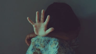 मुंबई हादरली, कोल्डड्रिंक्समधून दिलं गुंगीचं औषध, नराधमाचे 10 मुलींवर अमानुष अत्याचार