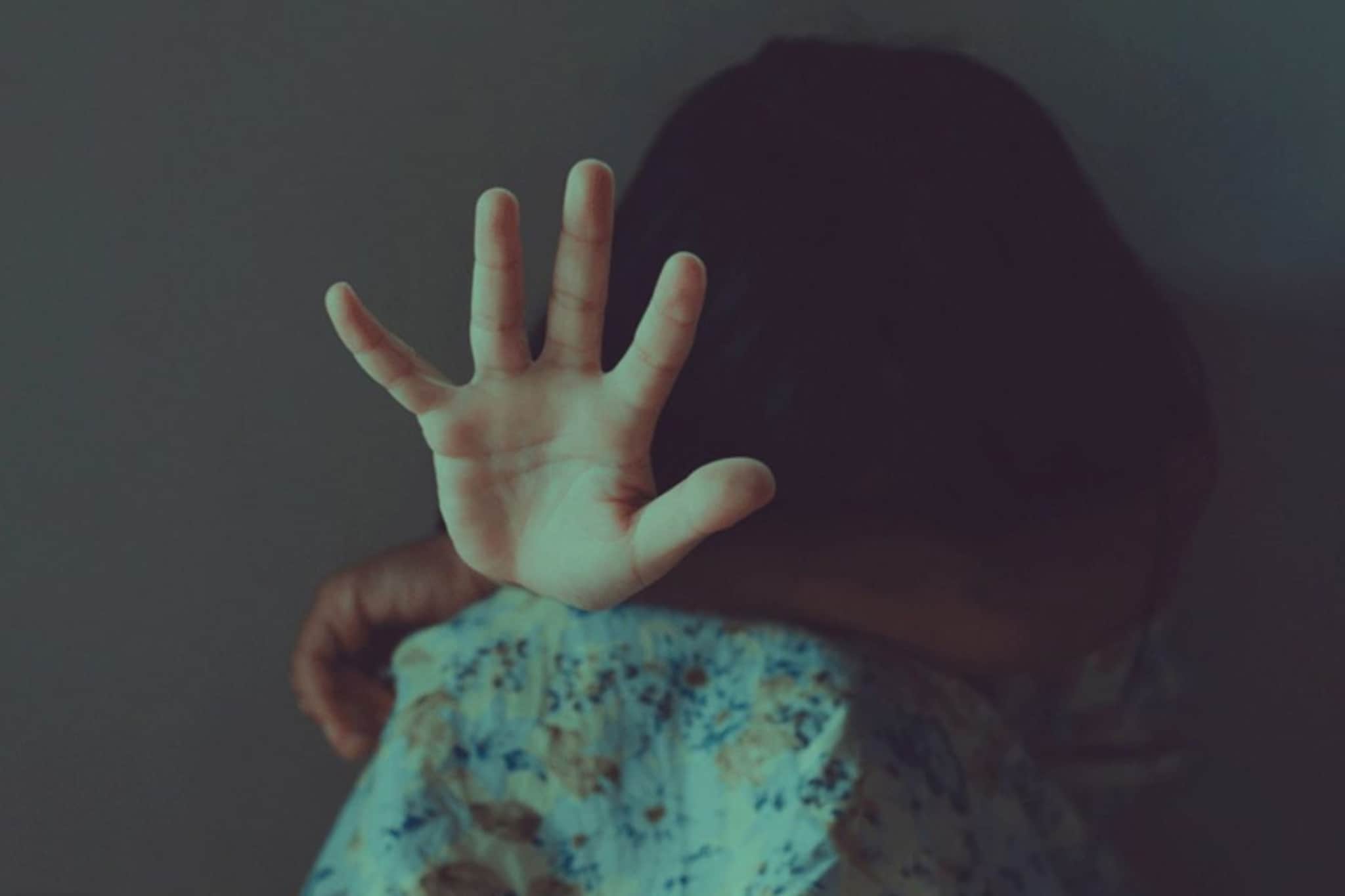 मुंबई हादरली, कोल्डड्रिंक्समधून दिलं गुंगीचं औषध, नराधमाचे 10 मुलींवर अत्याचार