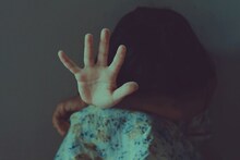 Mumbai : मुंबई हादरली, कोल्डड्रिंक्समधून दिलं गुंगीचं औषध, नराधमाचे 10 मुलींवर अमानुष अत्याचार