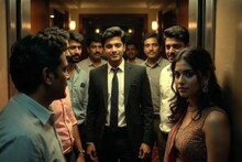 हॉटेलच्या लिफ्टमध्ये बळजबरी शिरली अन्.., बड्या बिल्डरच्या पोराला अडकवलं जाळ्यात, दोघींचा डाव परफेक्ट बसला पण...