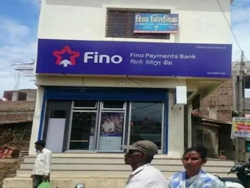 Fino Payments BankRBI ने Fino Payments Bank ला Small Finance Bank मध्ये रूपांतर करण्यास सैद्धांतिक मंजुरी दिली आहे. ही मंजुरी मिळवणारे Fino हे पहिलेच पेमेंट्स बँक आहे. कंपनीने ऑक्टोबर–डिसेंबर 2023 मध्ये SFB परवान्यासाठी अर्ज केला होता. 