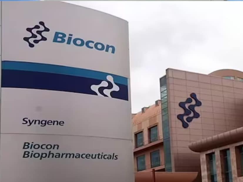 Bioconबायोकॉनने जाहीर केले की ती आपल्या सब्सिडियरी Biocon Biologics चे पूर्णपणे इंटीग्रेशन करणार आहे. शेअर स्वॅपद्वारे उर्वरित हिस्सेदारीचे अधिग्रहण केले जाईल, ज्याची एकूण किंमत सुमारे 550 कोटी डॉलर्स आहे. हा इंटीग्रेशन प्रोसेस 31 मार्च 2026 पर्यंत पूर्ण होण्याची अपेक्षा असून बायोकॉन बोर्डाने स्वॅप रेश्यो आणि QIP मार्फत 4,500 कोटी रुपये उभारण्यास मंजुरी दिली आहे. 
