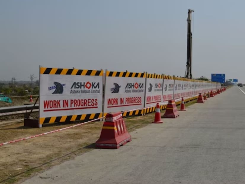 Ashoka Buildconअशोका बिल्डकॉन लिमिटेडला BMC (बृहन्मुंबई नगरपालिका) कडून मोठा वर्क ऑर्डर मिळाला आहे. कंपनीने एक्स्चेंजला सांगितले की सायन–पनवेल हायवेवरील टी-जंक्शन फ्लायओव्हर प्रोजेक्टसाठी 447.21 कोटींचा अतिरिक्त वर्क ऑर्डर देण्यात आला आहे. हा ऑर्डर विद्यमान प्रोजेक्टमधील आर्म-1 आणि आर्म-2 फ्लायओव्हर बांधकाम या घटकांतर्गत आहे. 