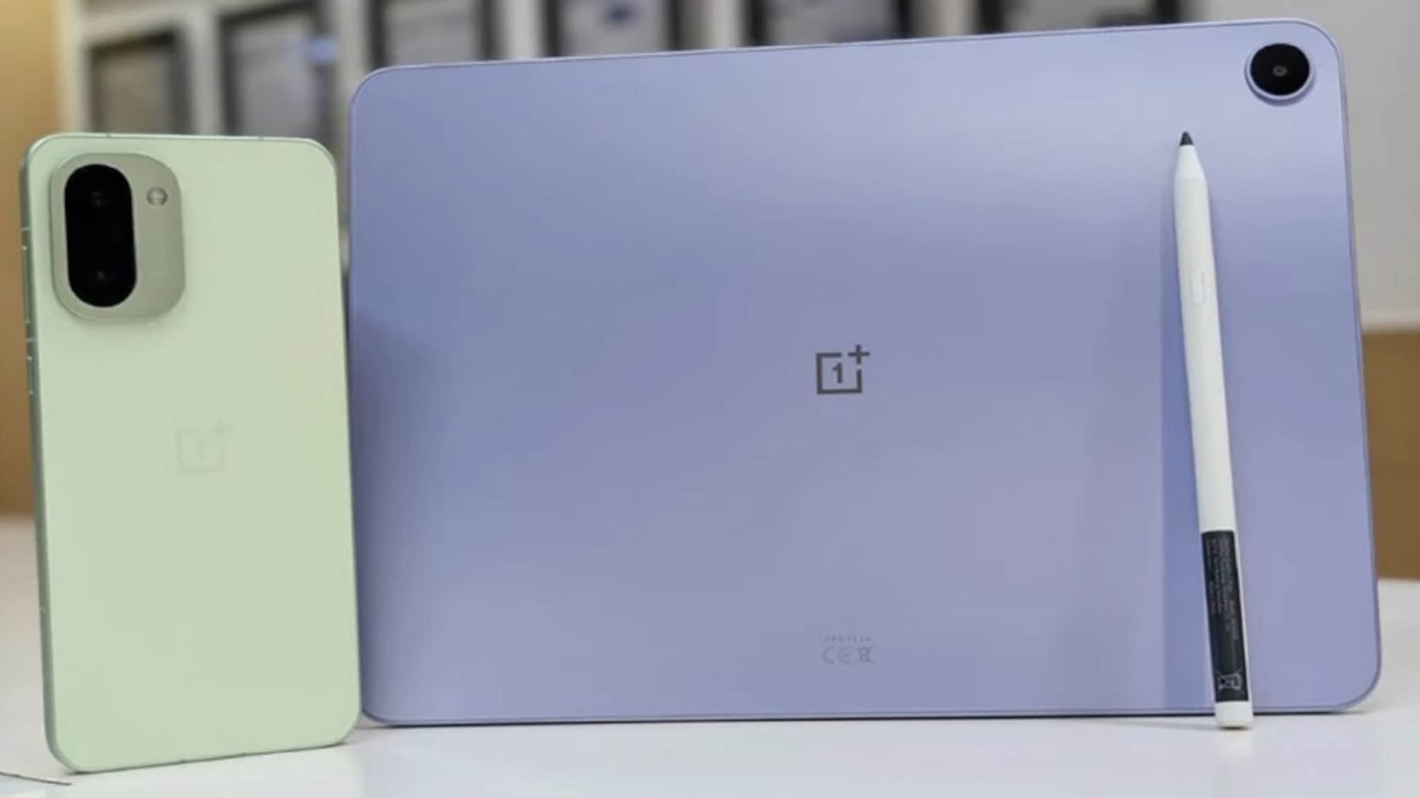OnePlusचा डबल धमाका! फ्लॅगशिप फोन OnePlus 15Rसह 5G टॅबलेट लॉन्च, पाहा किंमत OnePlusचा डबल धमाका! फ्लॅगशिप फोन OnePlus 15Rसह 5G टॅबलेट लॉन्च, पाहा किंमत